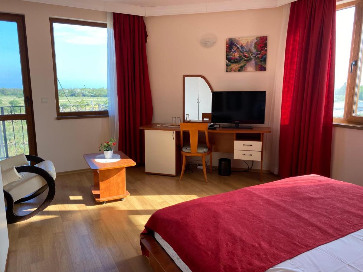 Guest House Golden Flake 4Km From Bolata Beach Balgarevo Bagian luar foto