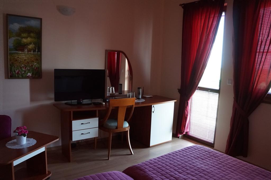 Guest House Golden Flake 4Km From Bolata Beach Balgarevo Ruang foto