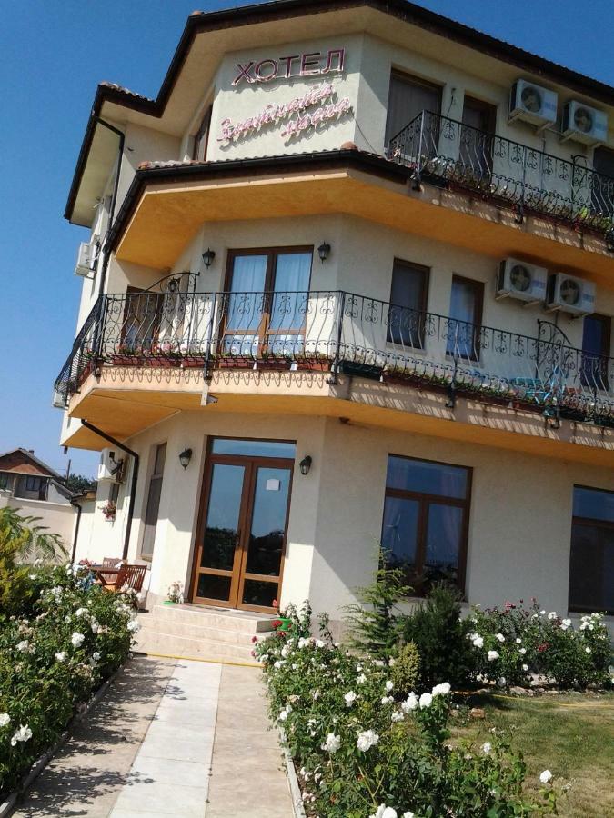 Guest House Golden Flake 4Km From Bolata Beach Balgarevo Bagian luar foto